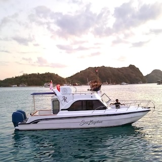 Komodo Day Cruise - Zea Zidan Privat Speed Boat